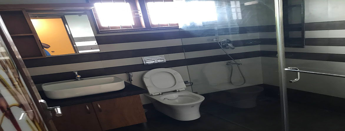 House with five toilet bath