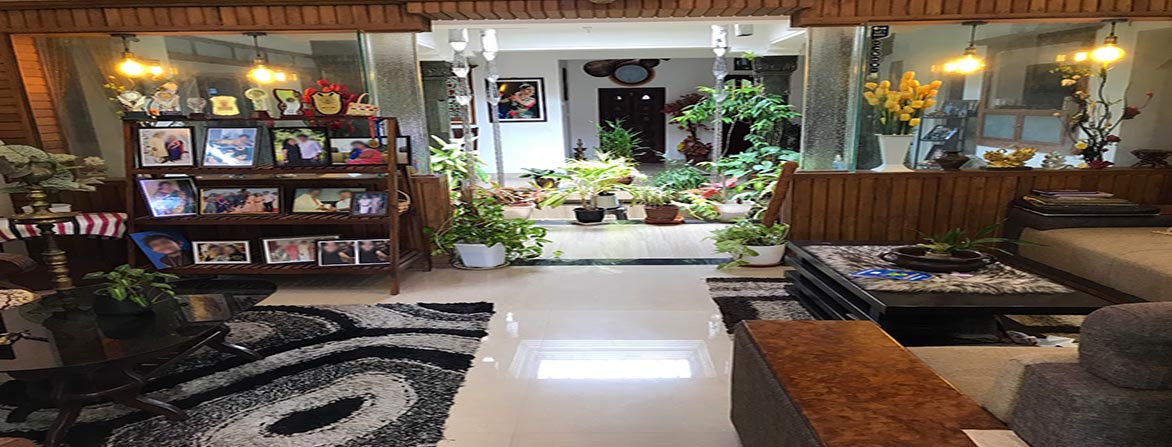 courtyard livingroom.
